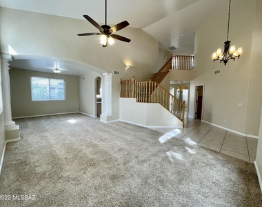 222 W Brinkley Springs Drive - Photo Thumbnail 8