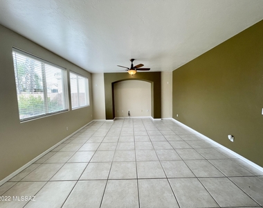 222 W Brinkley Springs Drive - Photo Thumbnail 9