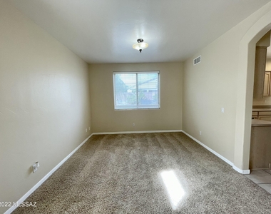 222 W Brinkley Springs Drive - Photo Thumbnail 14