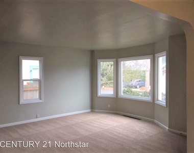 7104 Se Insley Street - Photo Thumbnail 1