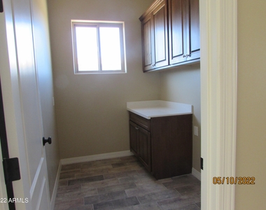 7124 S 257th Drive - Photo Thumbnail 22