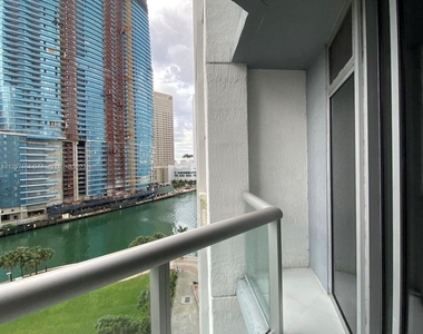 475 Brickell Ave - Photo Thumbnail 5