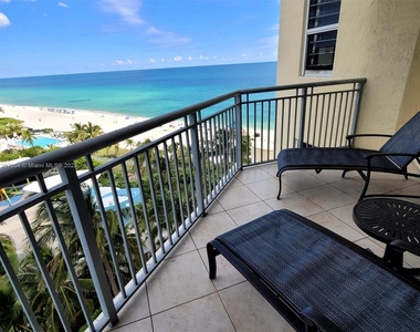 17375 Collins Ave - Photo Thumbnail 0