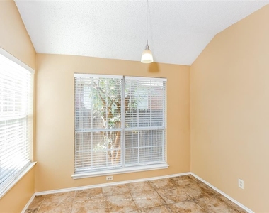 2720 Clovermeadow Drive - Photo Thumbnail 5