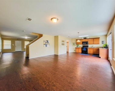 1705 Wickham Drive - Photo Thumbnail 4