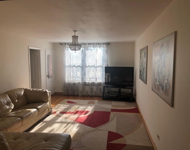 2580 Ocean Parkway - Photo Thumbnail 2