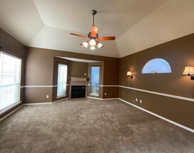 11901 Summerwind Drive - Photo Thumbnail 10