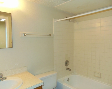 1108 Ninth Street - Photo Thumbnail 7