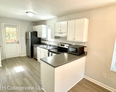 1611 Collegeview Avenue - Photo Thumbnail 2