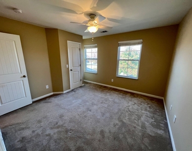 1424 Riverbrook Dr. - Photo Thumbnail 12