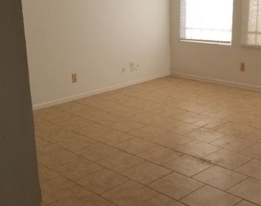 4222 Woodmanor Dr 1 - Photo Thumbnail 3