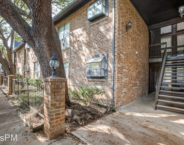 7525 Holly Hill Drive #43 - Photo Thumbnail 3