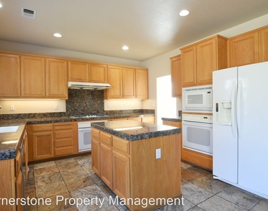 4070 Carracci Ln - Photo Thumbnail 6