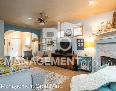 7704 Sw Cypress Lane - Photo Thumbnail 6