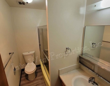 12175 Sw Allen Blvd - Photo Thumbnail 8