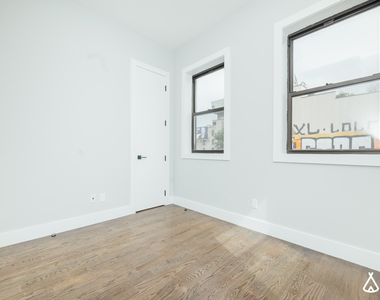 644 Lorimer Street - Photo Thumbnail 10