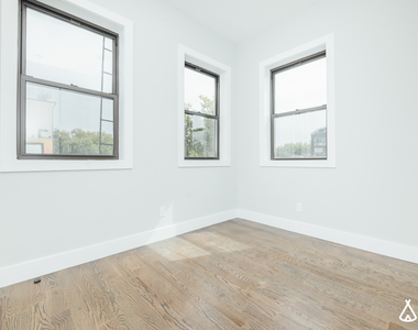 644 Lorimer Street - Photo Thumbnail 11