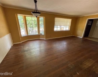 3201 R Ranch Drive - Photo Thumbnail 12