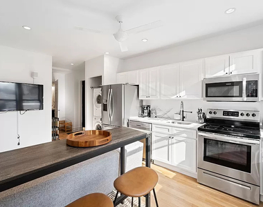 115 Greenpoint Avenue - Photo Thumbnail 2
