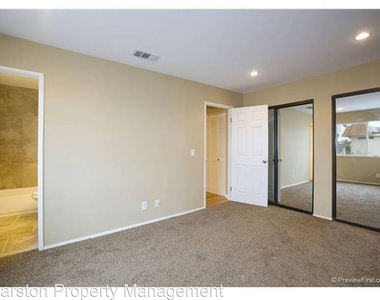 4525 Oregon St Unit 5 - Photo Thumbnail 7