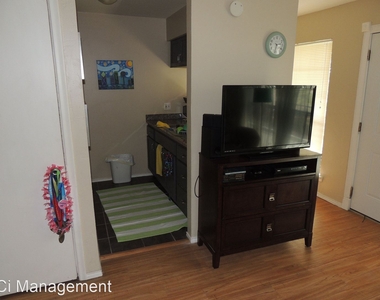 5825 Reiger Ave Apt. 9 - Photo Thumbnail 2