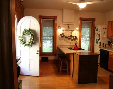 215 Rose Pl - Photo Thumbnail 2