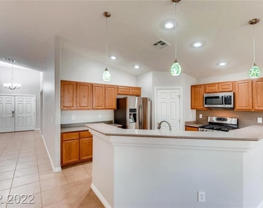 6233 Double Oak Street - Photo Thumbnail 11