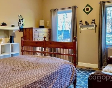 3915 Gordon Street - Photo Thumbnail 13