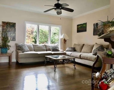 3915 Gordon Street - Photo Thumbnail 10