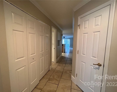 18733 Vineyard Point Lane - Photo Thumbnail 4