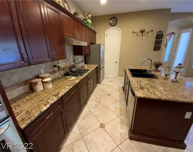 2424 Granada Bluff Court - Photo Thumbnail 2