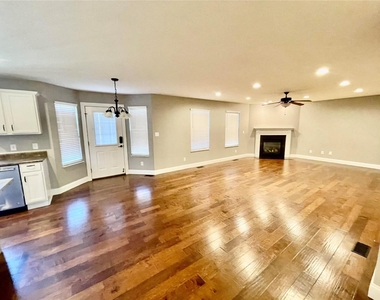 932 Chesapeake Junction Lane - Photo Thumbnail 8