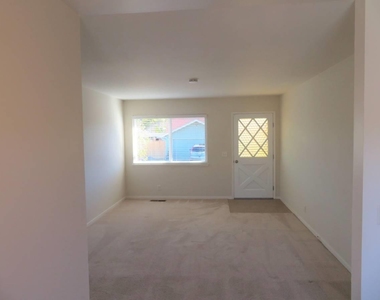 1611 Hawthorne Way B - Photo Thumbnail 1