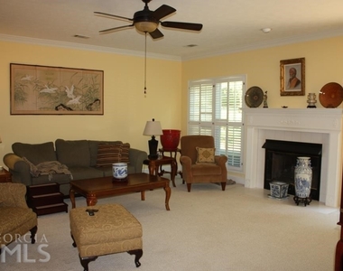 313 Ashford Circle - Photo Thumbnail 9