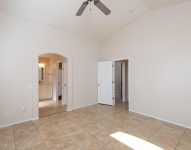 2362 E Wide View Court - Photo Thumbnail 7