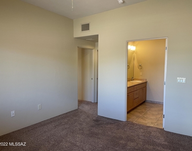 1435 W Kilburn Street - Photo Thumbnail 20