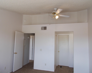 5686 S Wood Crest Drive - Photo Thumbnail 17