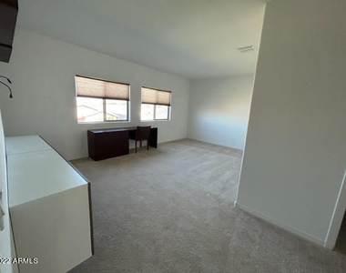 320 W Glacier Bay Drive - Photo Thumbnail 12