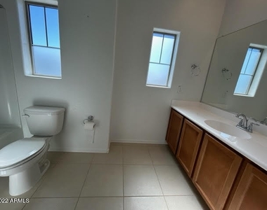 320 W Glacier Bay Drive - Photo Thumbnail 15