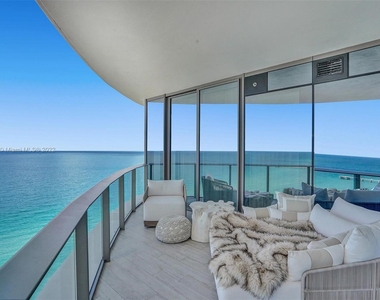 15701 Collins Ave - Photo Thumbnail 6