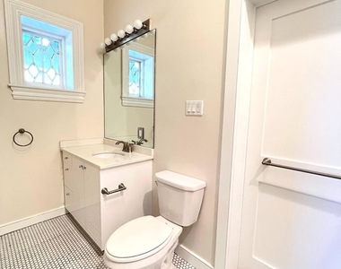 143 W Walnut Lane - Photo Thumbnail 12