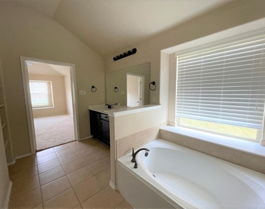 1428 Clayton Lane - Photo Thumbnail 27