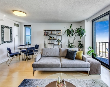 3660 N Lake Shore Drive - Photo Thumbnail 10