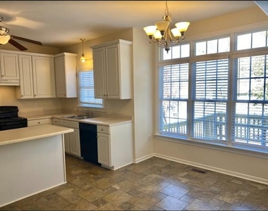 10816 Squaw Valley Place - Photo Thumbnail 7