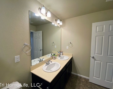 15932 E Otero Cir - Photo Thumbnail 9