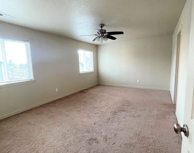 10509 Ne 68 Avenue - Photo Thumbnail 12