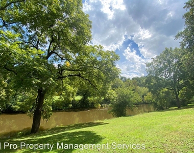 2008 Riverview Cir - Photo Thumbnail 11