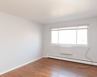 1040 W. Hollywood, Unit 225 - Photo Thumbnail 6