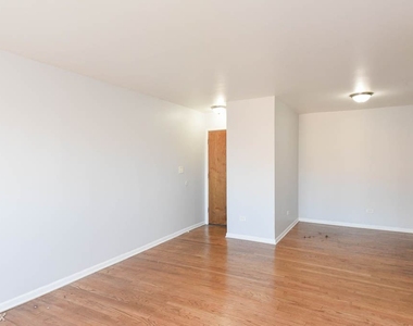 1040 W. Hollywood, Unit 225 - Photo Thumbnail 9