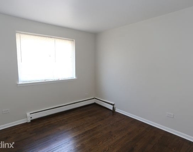 1040 W. Hollywood, Unit 803 - Photo Thumbnail 16